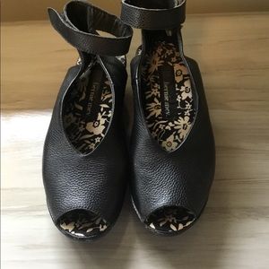 Bernie Mev Women’s Open-Toe Wedge Heel, Size 8M,